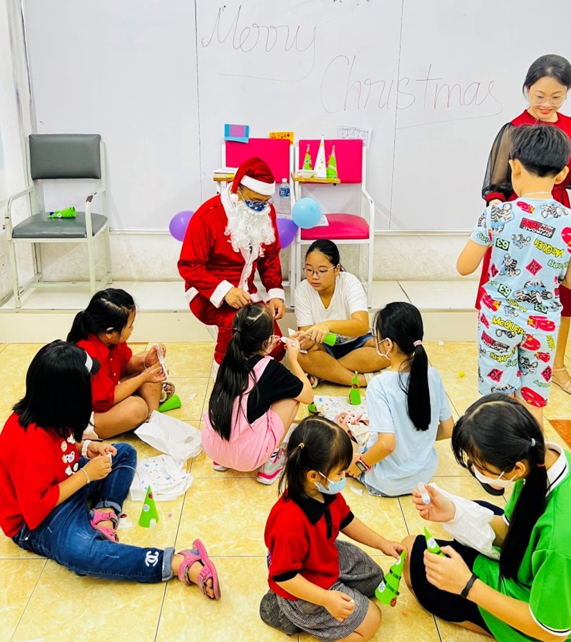 ông già noel cùng tham gia hoạt động