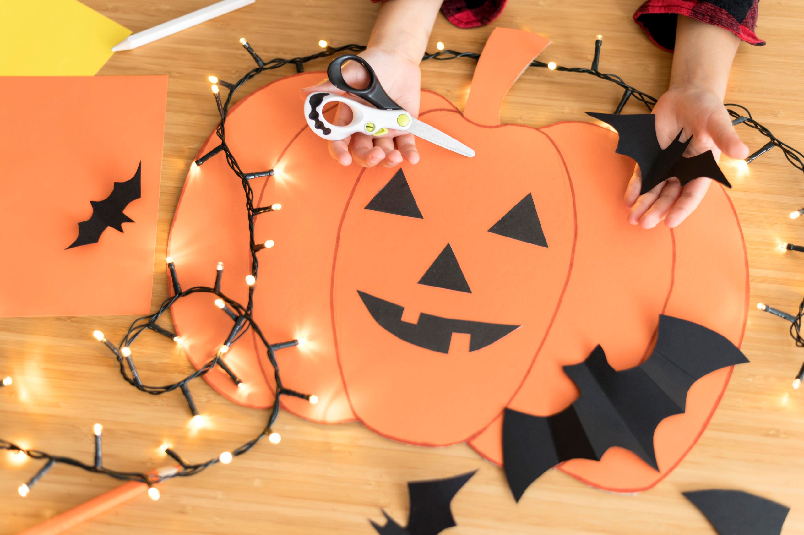 Cùng nhau làm đồ trang trí Halloween