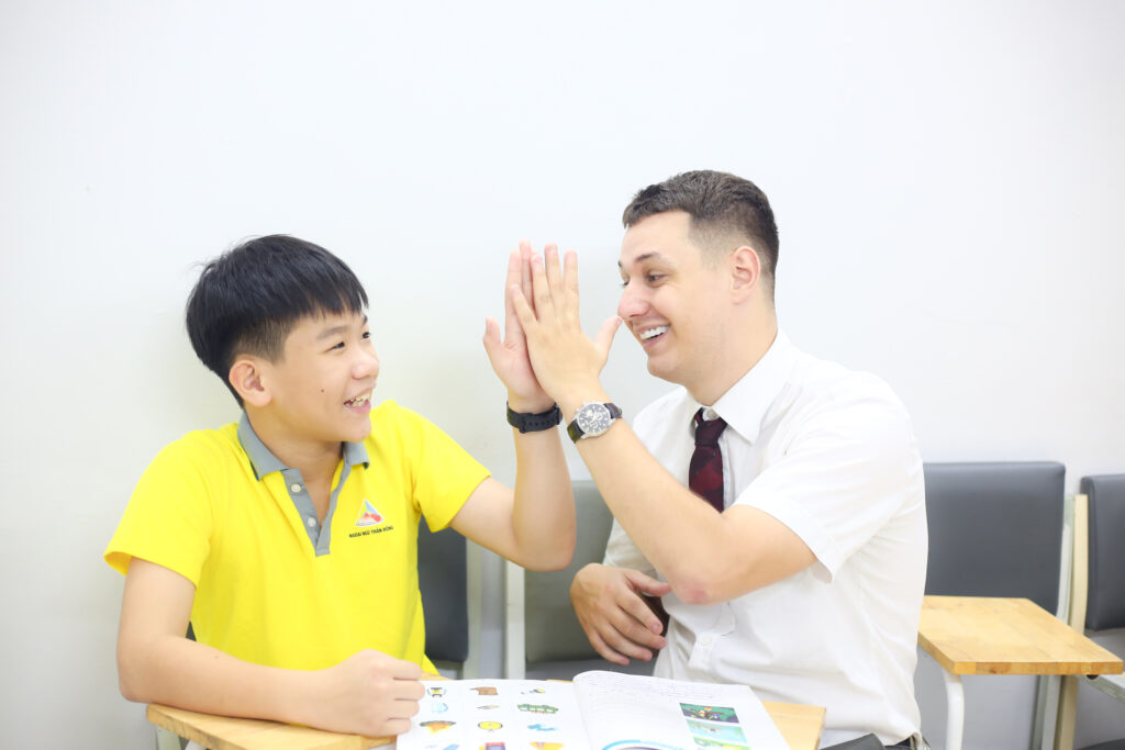 Giao-vien-chat-luong-tai-ngoai-ngu-than-dong