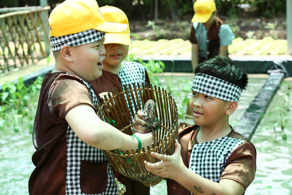 Trại hè kỹ năng sống rèn luyện tính chủ động cho trẻ như thế nào?