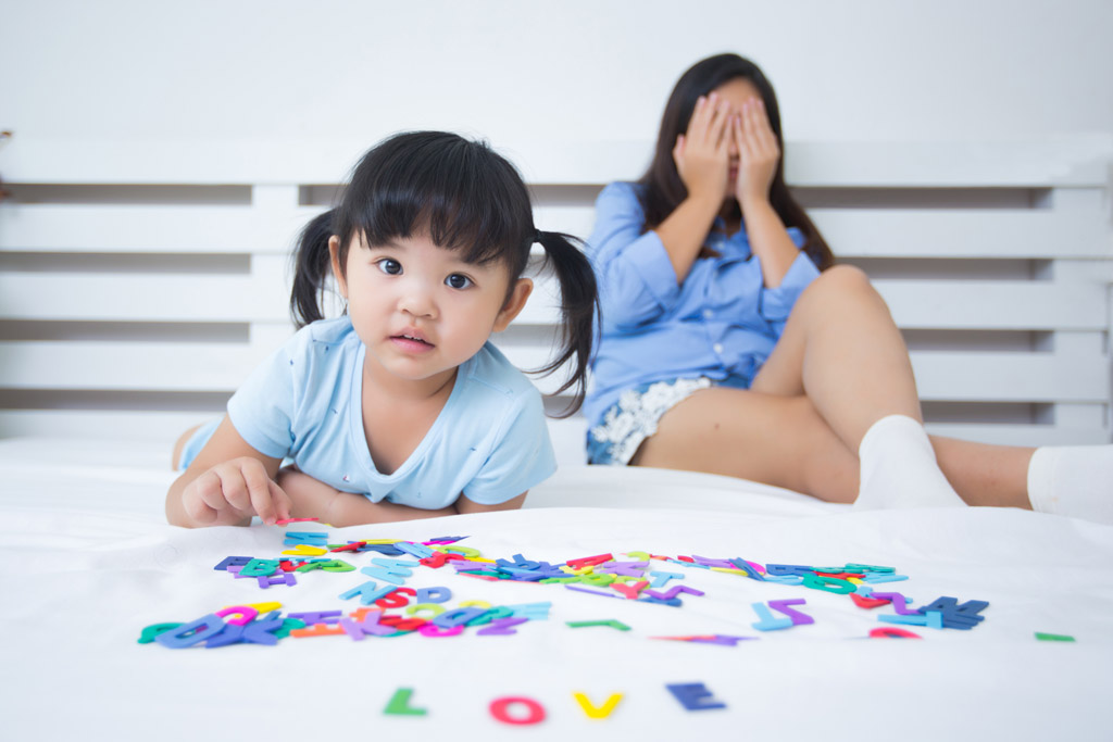 Những điều cha mẹ cần ghi nhớ khi dạy bảng màu LLC88.com đặc quyền hội viên vip cho bé
