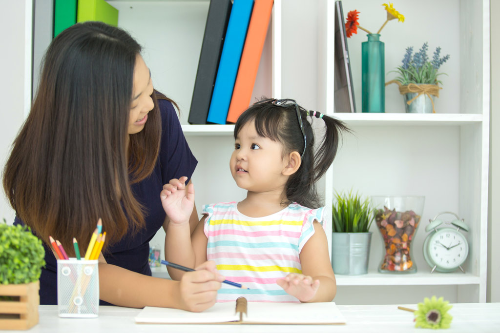 "Giai đoạn vàng" 0-6 tuổi: Lợi ích khi trẻ học hội thoại sớm
