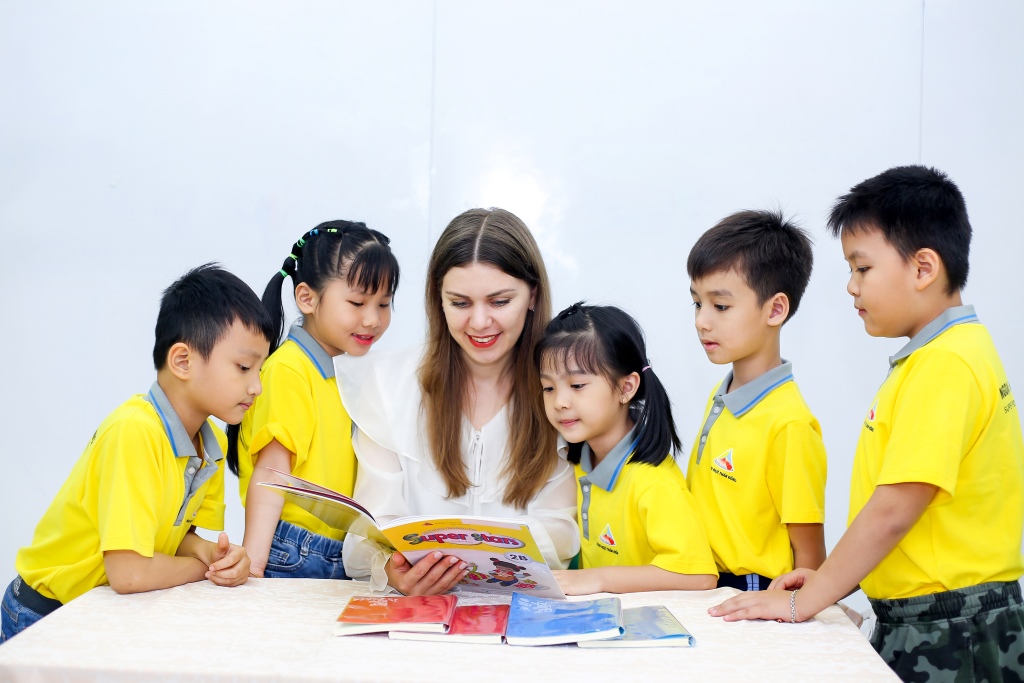 Khung giờ vàng cho trẻ tiểu học (6–10 tuổi)