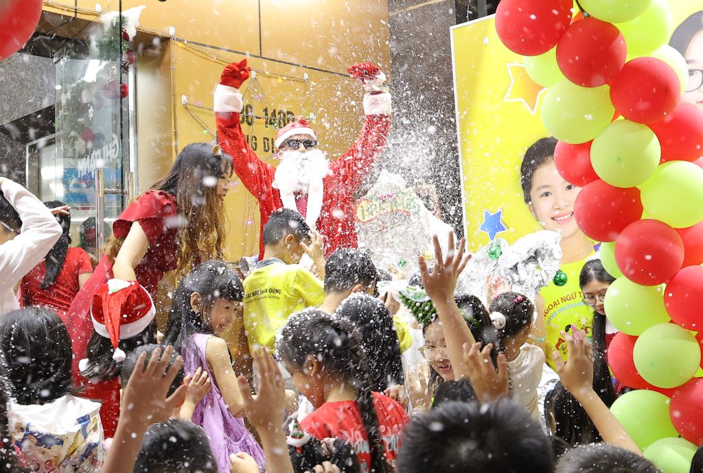 Santa’s North Pole 2025 – Khi không khí Giáng Sinh lan tỏa khắp lớp học